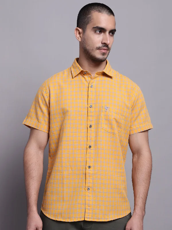 Men's Mustard Casual Medium Checks Half Sleeve Shirt